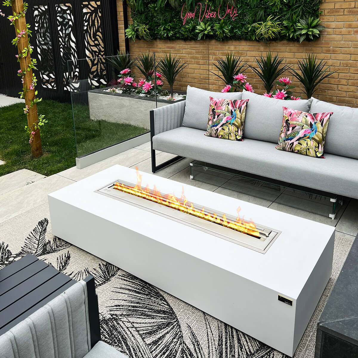 Bioethanol Fire Pit - Mezzo White Bioethanol Firepit - The Luxury Fire Pit Co - Burning