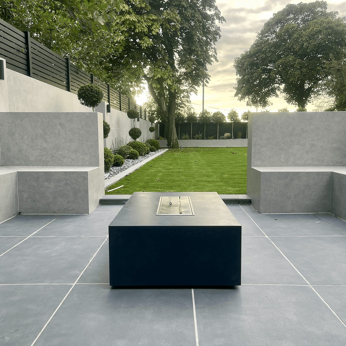 Bioethanol Fire Pit - Mirage Grey Bioethanol Firepit - The Luxury Fire Pit Co - Lid Closed